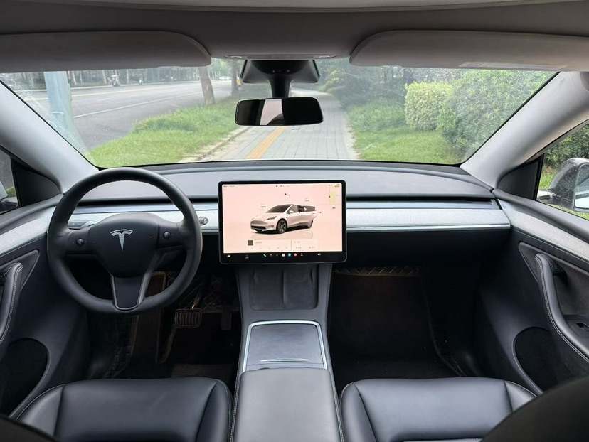 Tesla Model Y 2023 #7 Tesla Model Y 2023 car image #7