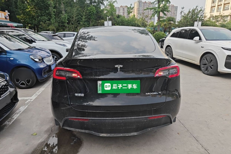 Tesla Model Y 2022 #4 Tesla Model Y 2022 car image #4