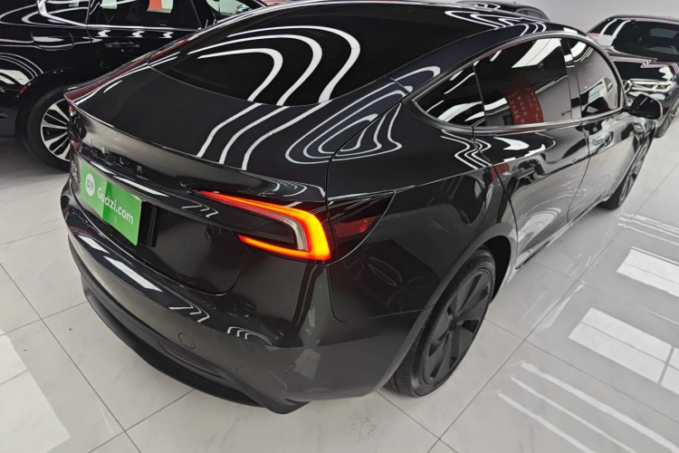 Tesla Model 3 2024 car image #5