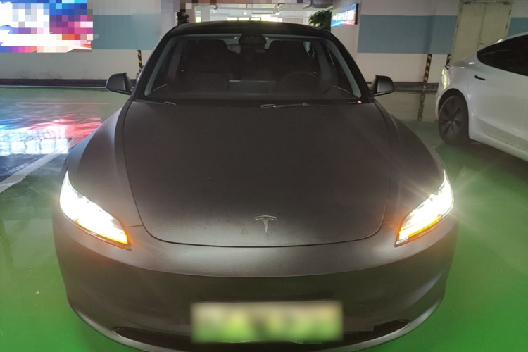 Tesla Model 3 2023 car image #3