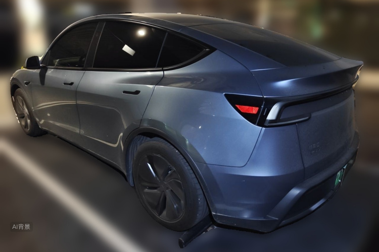 Tesla Model Y 2025 immagine di auto #5