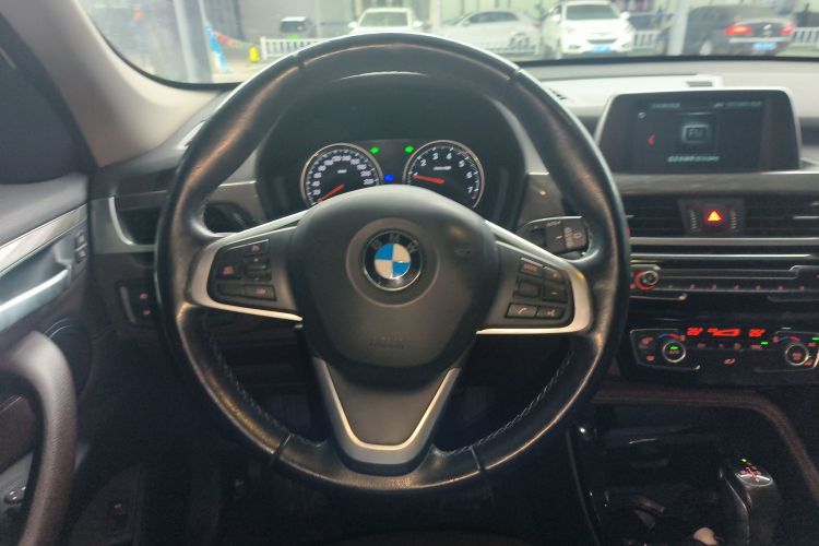 BMW X1 2018 imagen de coche #11