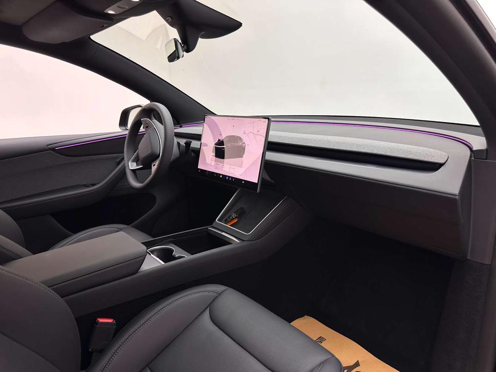 Tesla Model Y 2026 car image #19