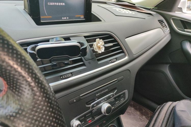 Audi Q3 2016 immagine di auto #15