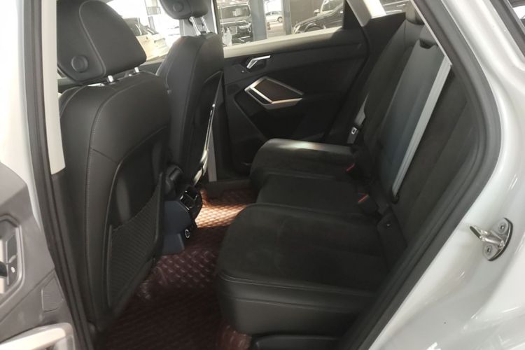 Audi Q3 2022 car image #17
