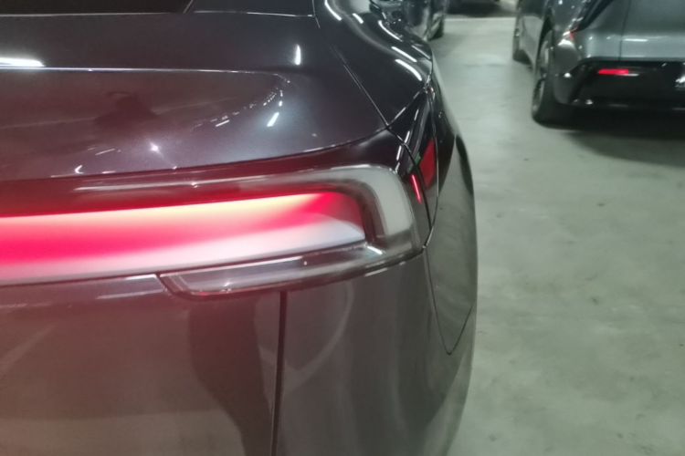 Tesla Model Y 2025 car image #8