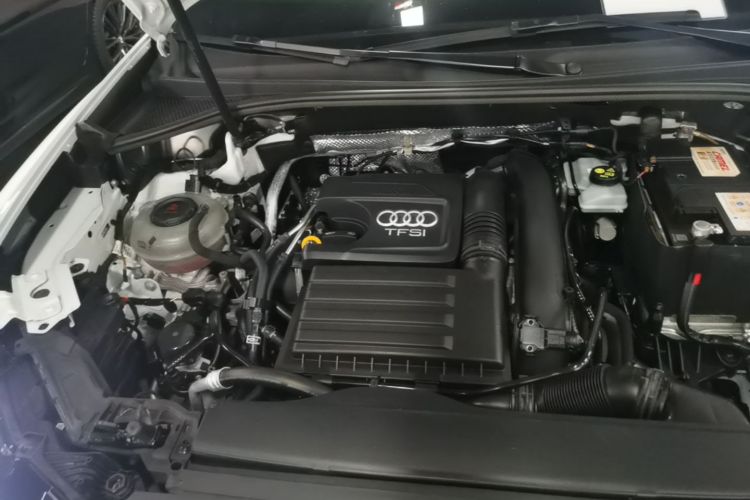 Audi Q3 2021 car image #20