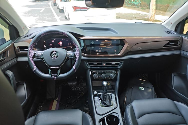 Volkswagen Tharu 2020 car image #10