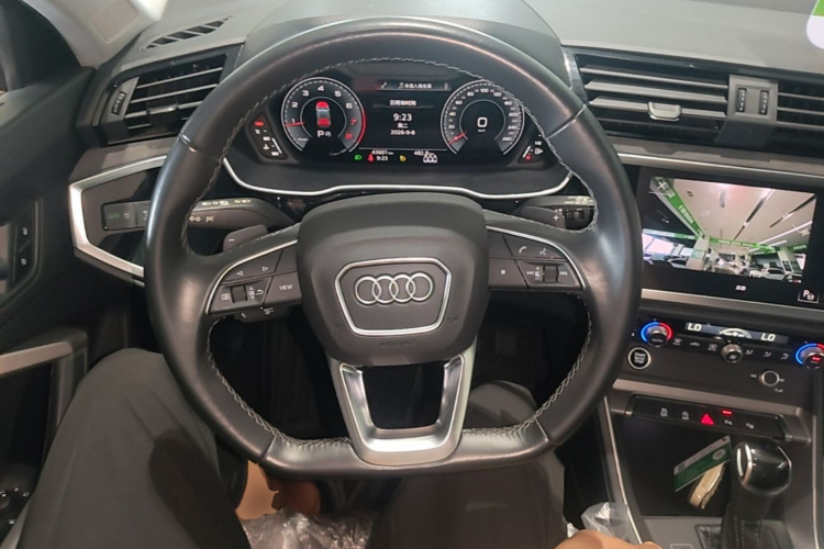 Audi Q3 2023 car image #15