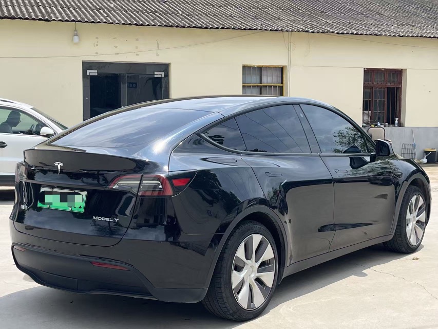 Tesla Model Y 2023 #3 Tesla Model Y 2023 car image #3