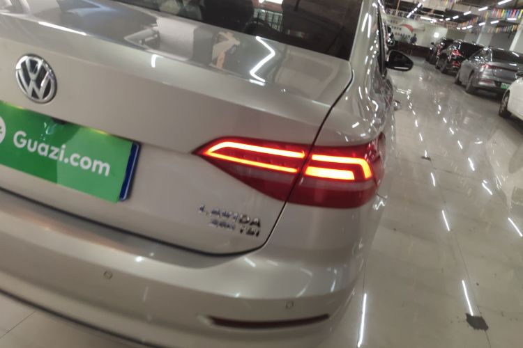 Volkswagen Lavida 2018 car image #8