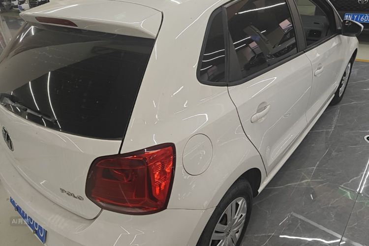 Volkswagen Polo 2017 car image #8