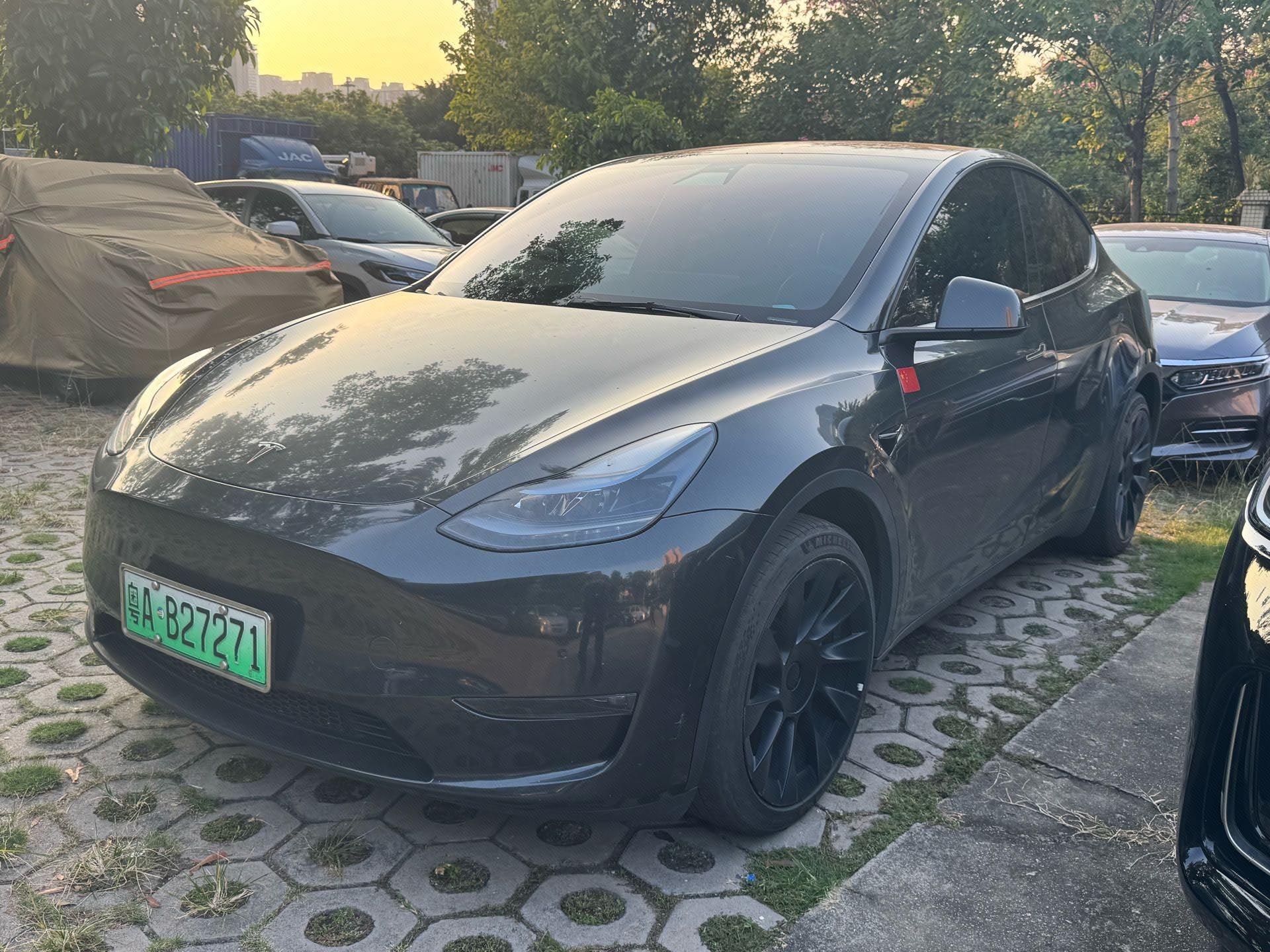 Tesla Model Y 2022 Tesla Model Y 2022 car image