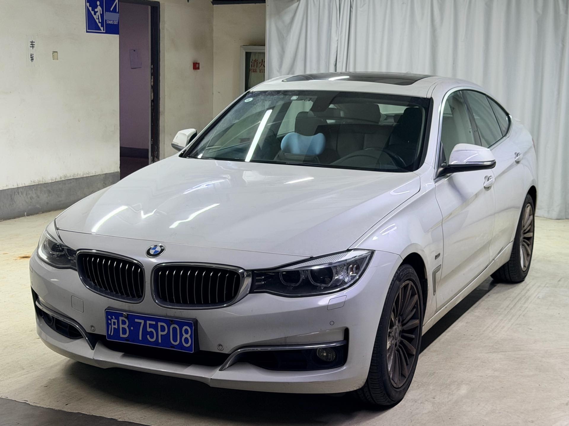 BMW 3 Series GT 2016 BMW 3 Series GT 2016 car image