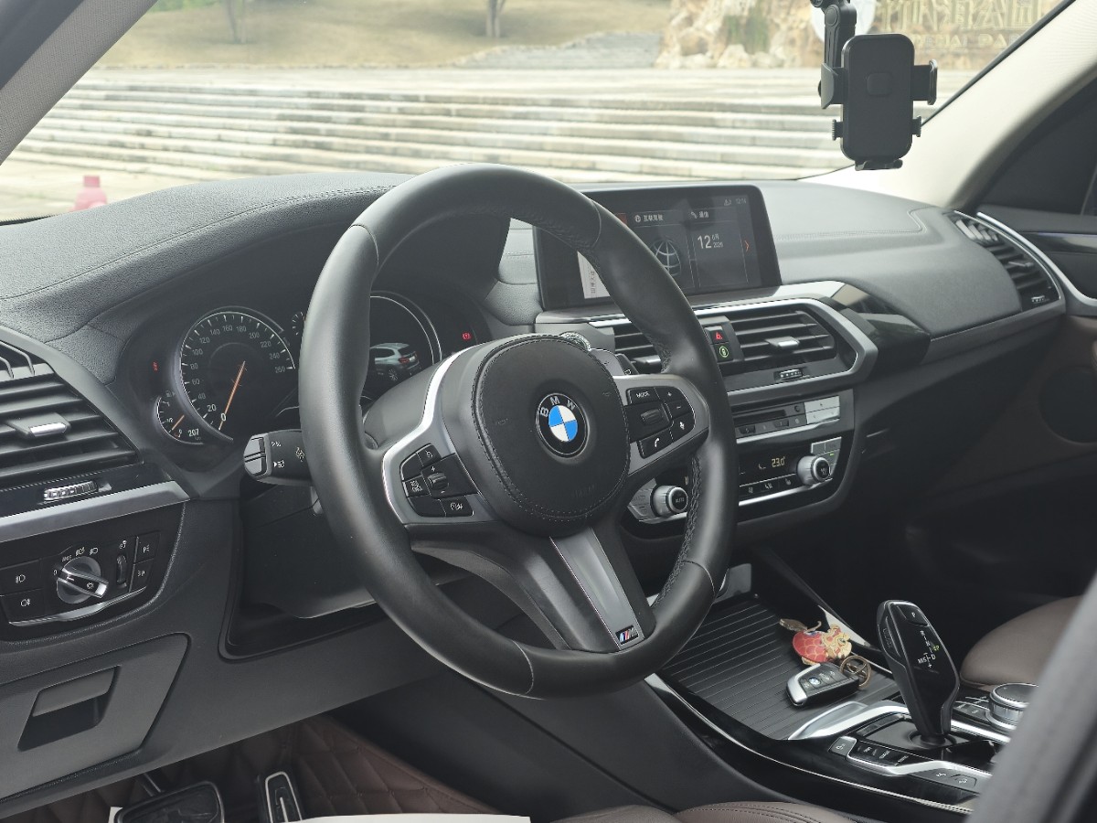 BMW X3 2019 car image #11