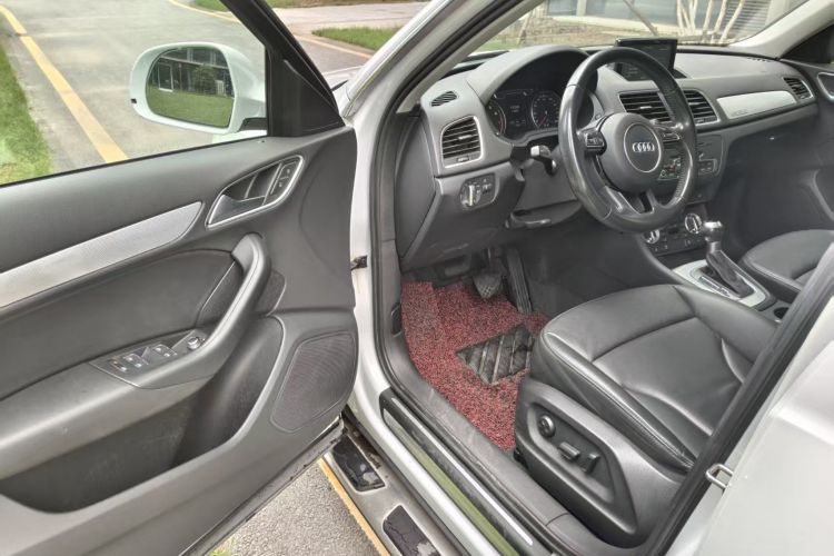 Audi Q3 2015 #16 Audi Q3 2015 car image #16