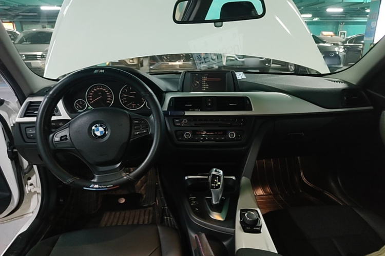 BMW 3 Series 2015 car image #10