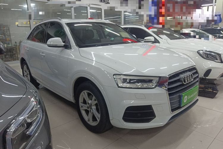 Audi Q3 2019 car image #6