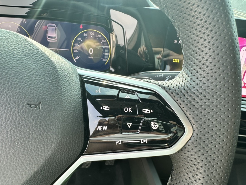 Volkswagen Golf 2022 immagine di auto #12