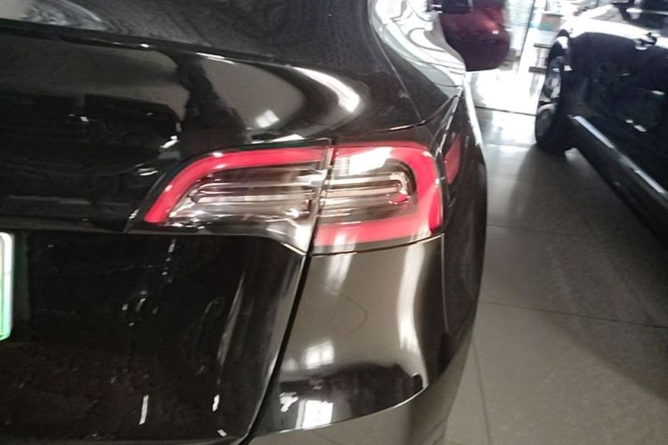 Tesla Model Y 2021 #8 Tesla Model Y 2021 car image #8