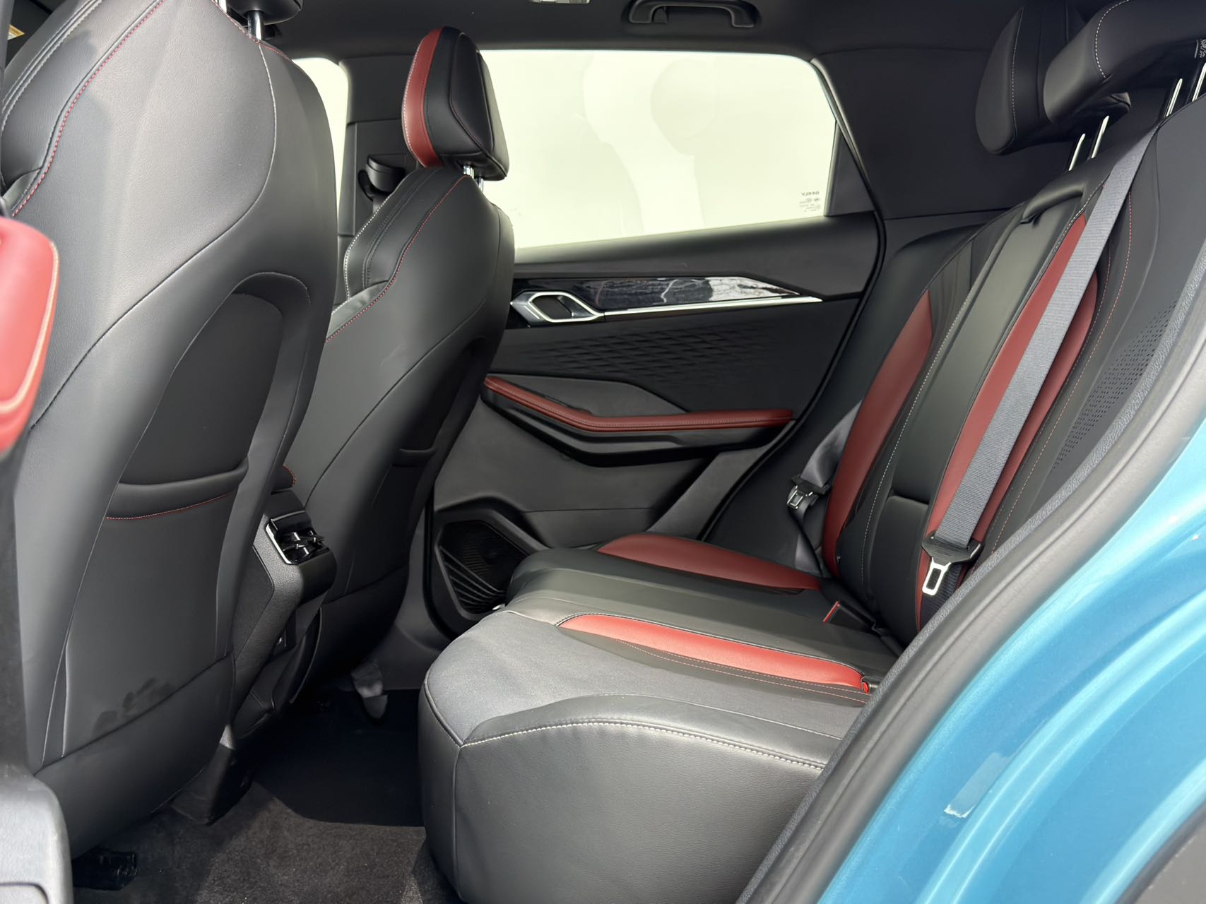 GEELY Coolray 2022 car image #8