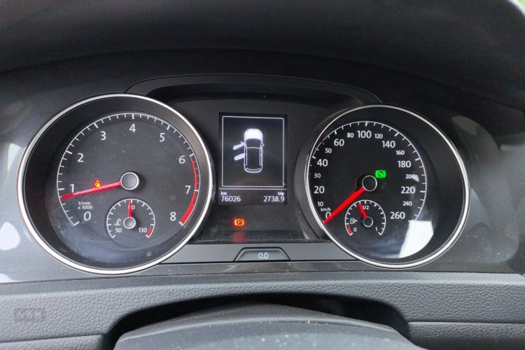 Volkswagen Golf 2019 car image #13