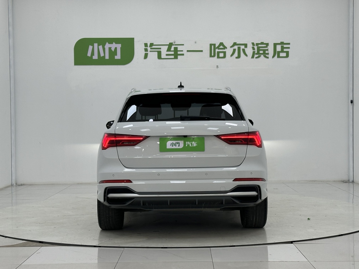 Audi Q3 2021 صورة سيارة #3