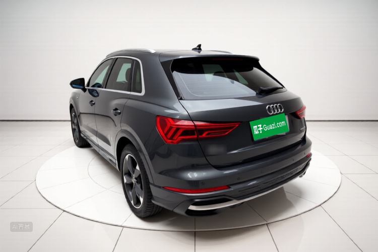 Audi Q3 2021 car image #5
