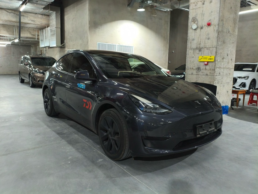 Tesla Model Y 2024 car image #3