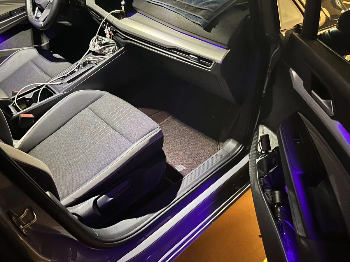 Volkswagen Golf 2021 car image #5