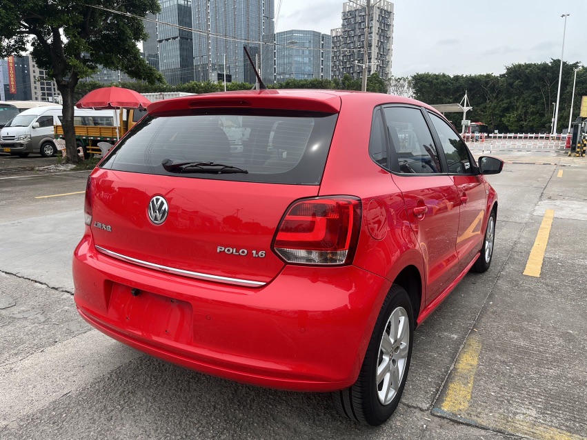 Volkswagen Polo 2012 car image #4