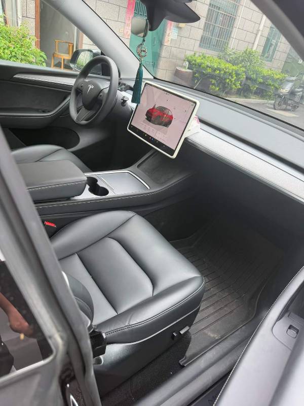 Tesla Model Y 2024 car image #5