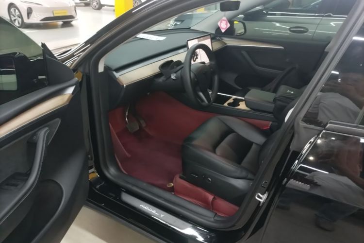 Tesla Model Y 2023 #16 Tesla Model Y 2023 car image #16