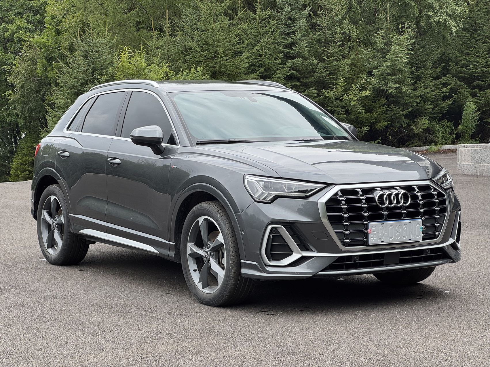 Audi Q3 2022 car image #3