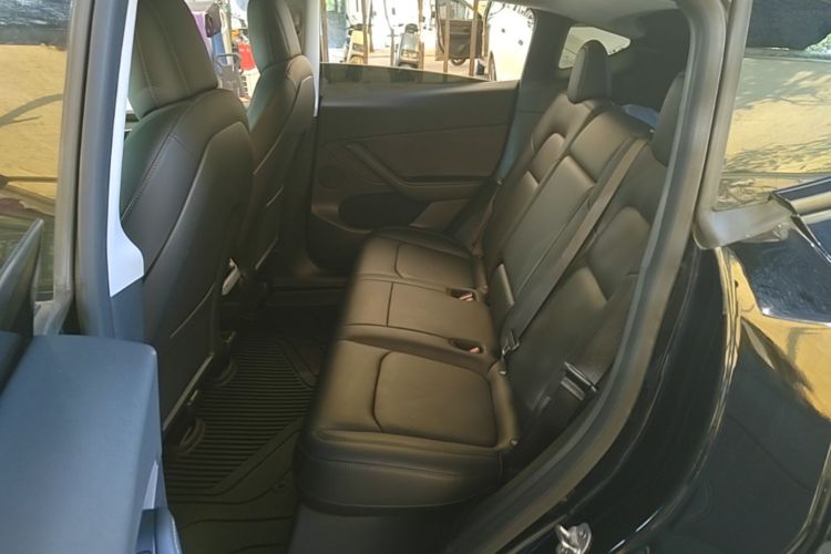 Tesla Model Y 2022 immagine di auto #17