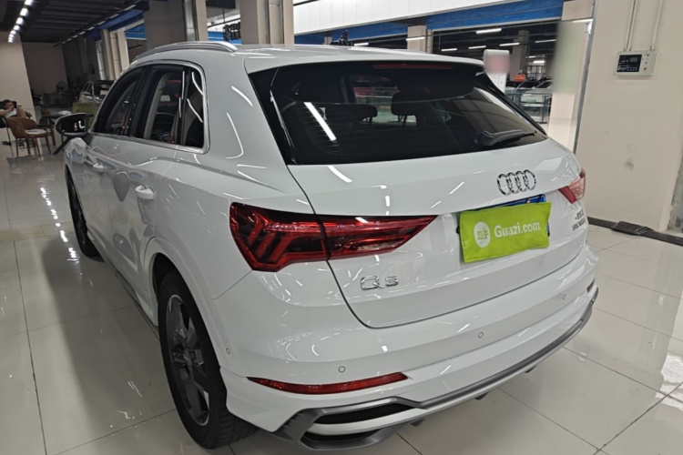 Audi Q3 2021 car image #5