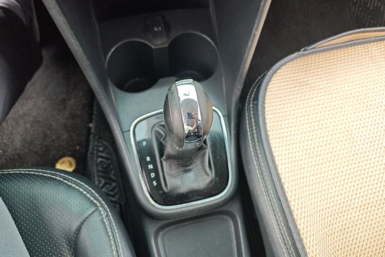 Volkswagen Polo 2018 car image #14
