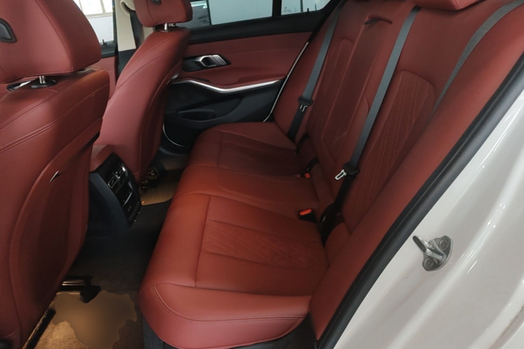 BMW 3 Series 2024 car image #17