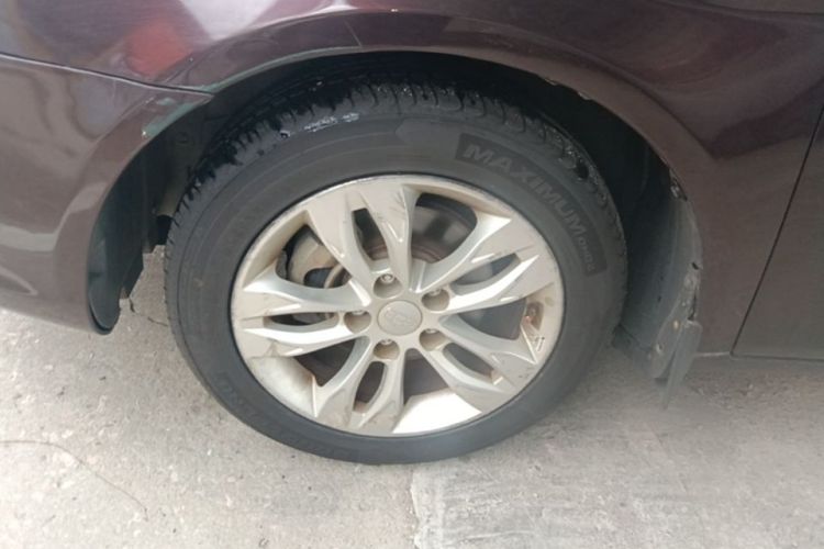 GEELY Emgrand 2016 car image #9