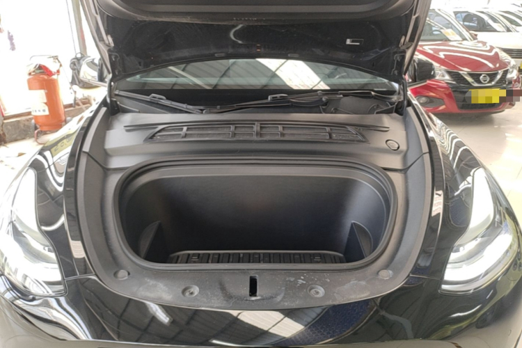 Tesla Model Y 2023 #20 Tesla Model Y 2023 car image #20