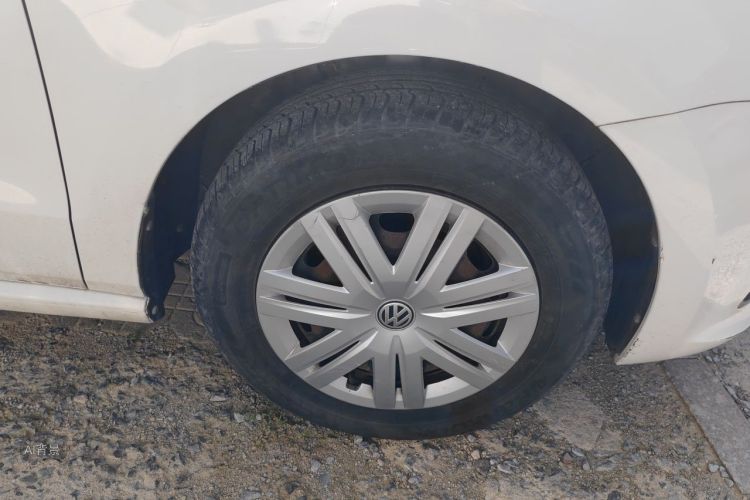 Volkswagen Polo 2019 car image #9
