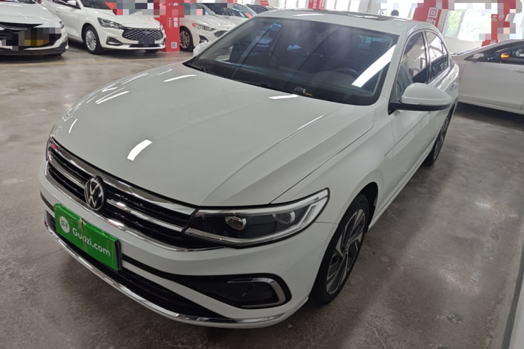 Volkswagen Bora 2023 صورة سيارة #2