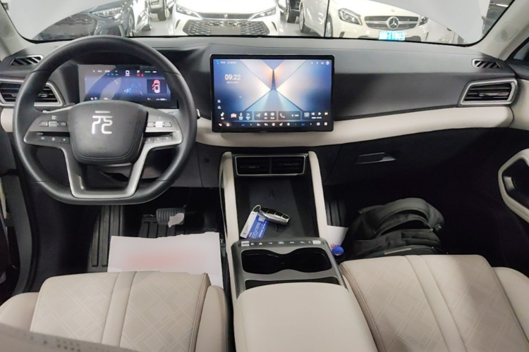 BYD YuanUP 2025 #10 BYD YuanUP 2025 car image #10