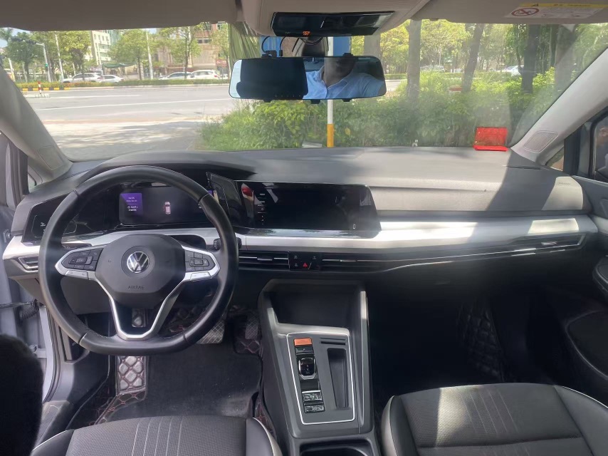 Volkswagen Golf 2021 car image #3