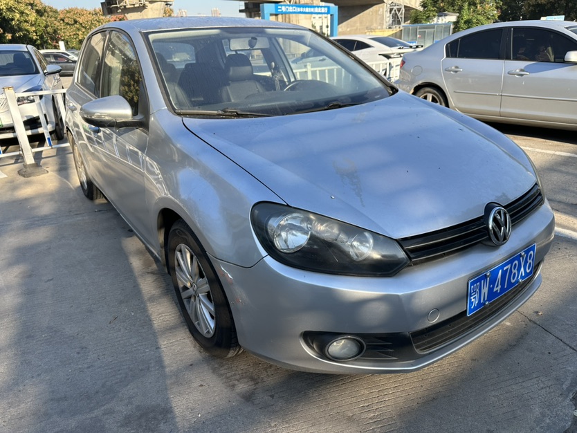 Volkswagen Golf 2012 car image #2