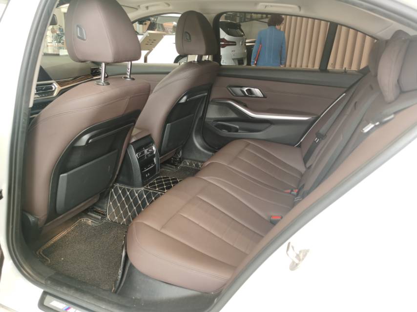 BMW 3 Series 2021 immagine di auto #8