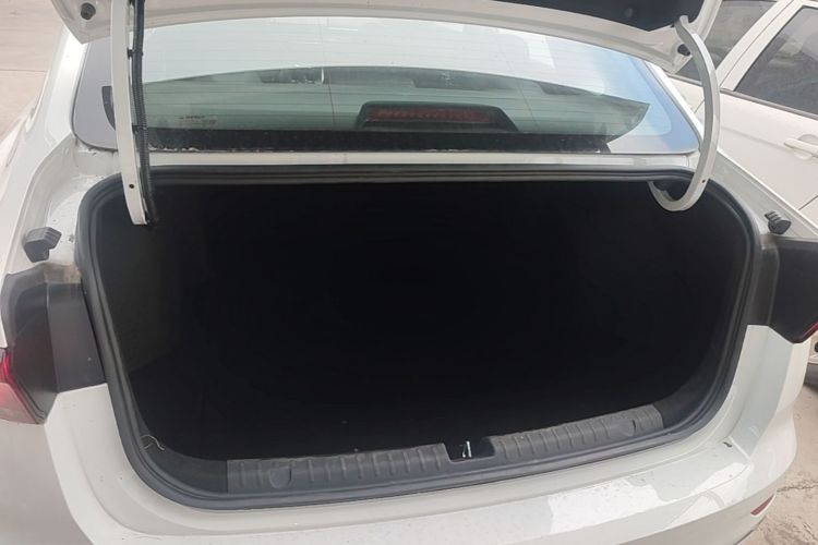 GEELY Emgrand 2025 car image #19