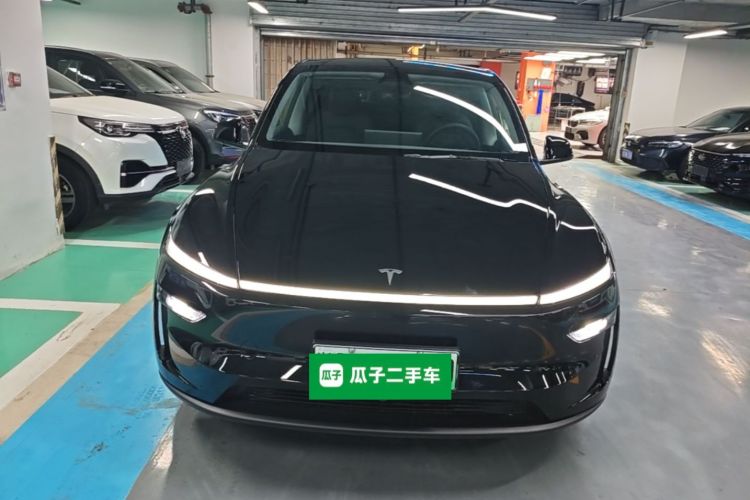 Tesla Model Y 2025 #3 Tesla Model Y 2025 car image #3