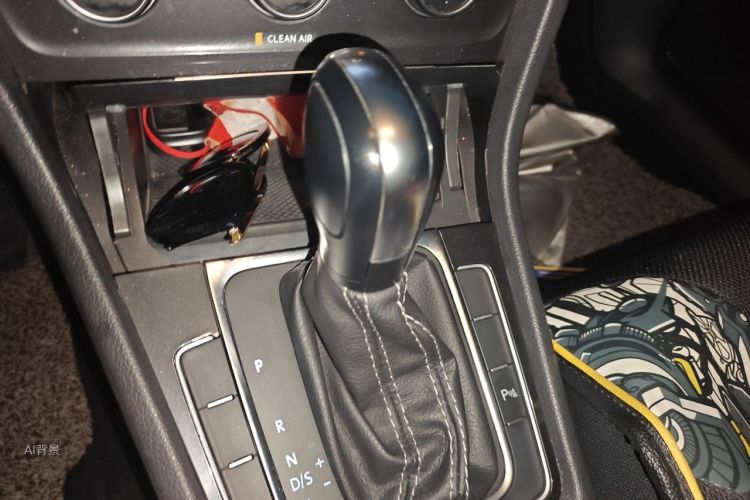 Volkswagen Golf 2017 car image #16