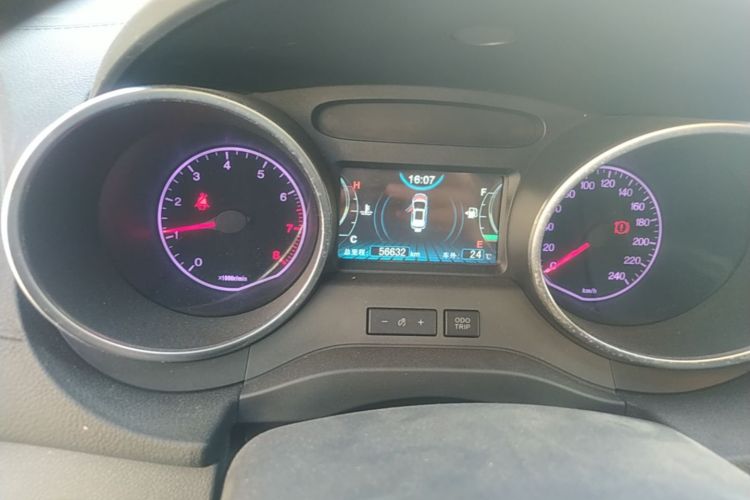 BYD Yuan 2016 #12 BYD Yuan 2016 car image #12